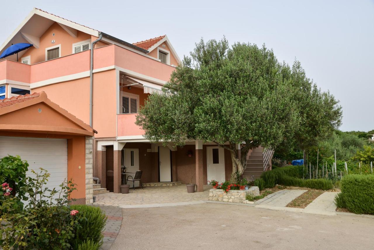 Apartment Olive Jovici  Bagian luar foto