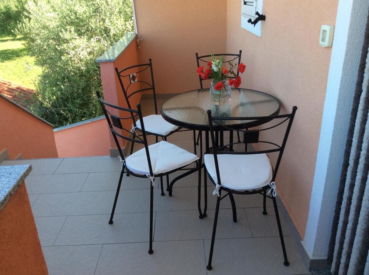 Apartment Olive Jovici  Bagian luar foto